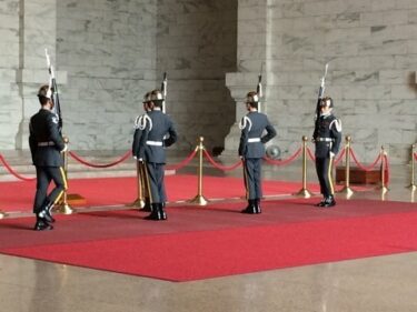 台湾珍道中。。其の五  衛兵交代式(￣^￣)ゞ MAR.2014